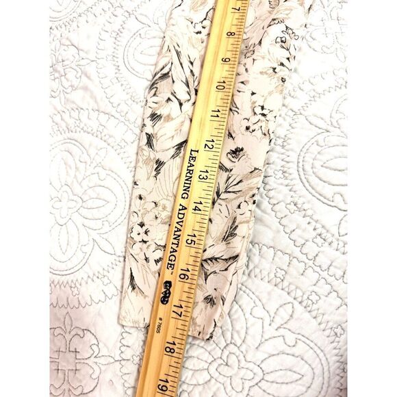 ASTR the Label Cropped Long Sleeve Cream Floral Blouse w/ Bow EUC XS - Picture 8 of 9